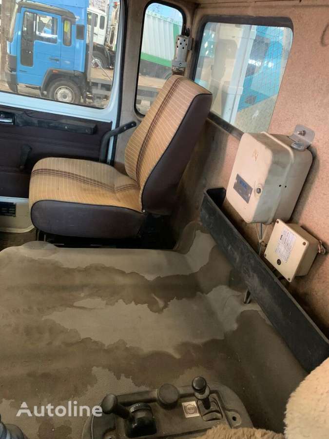 Camião basculante RENAULT G300 - Photo 6