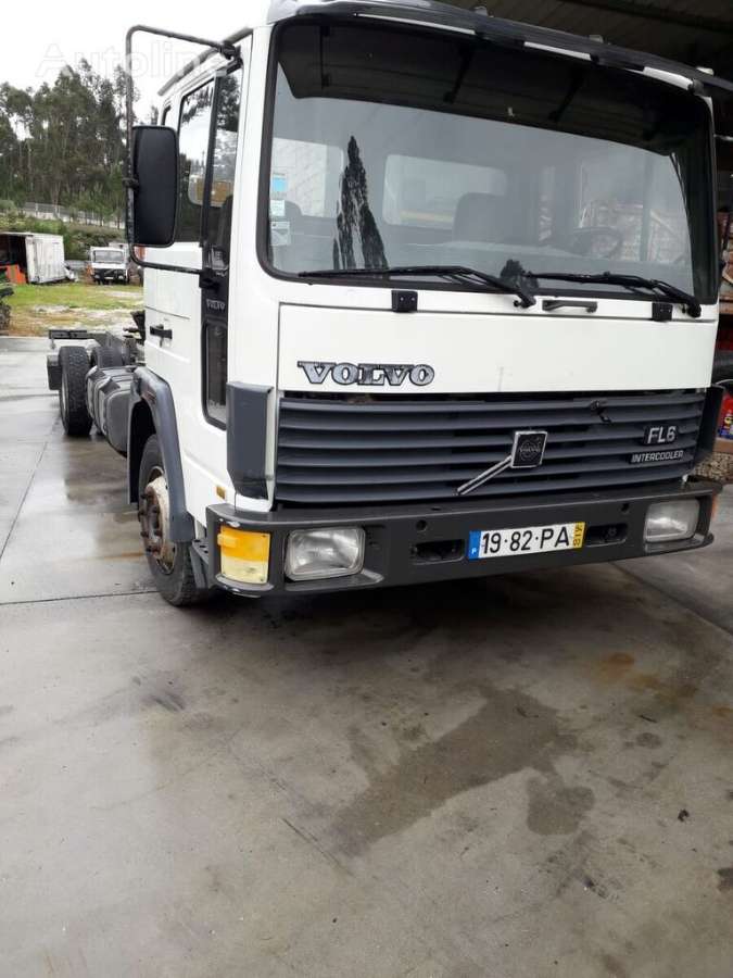 Camião chassi VOLVO FL6 10 - Photo 1